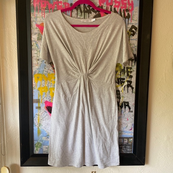 Short Sleeve Stripe Sundress Sz Small Jersey Knit Twist Front Grey White Pockets - Picture 1 of 7